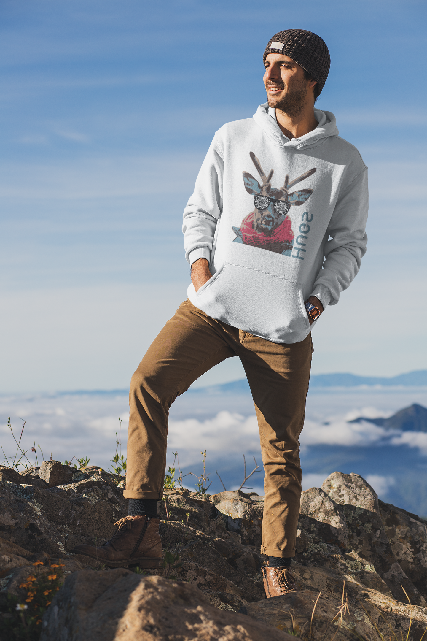 HUGS_Hoodie_Männer_weiß_Berg2